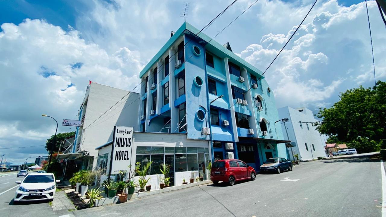 Milvus Hotel Kuah Exterior photo