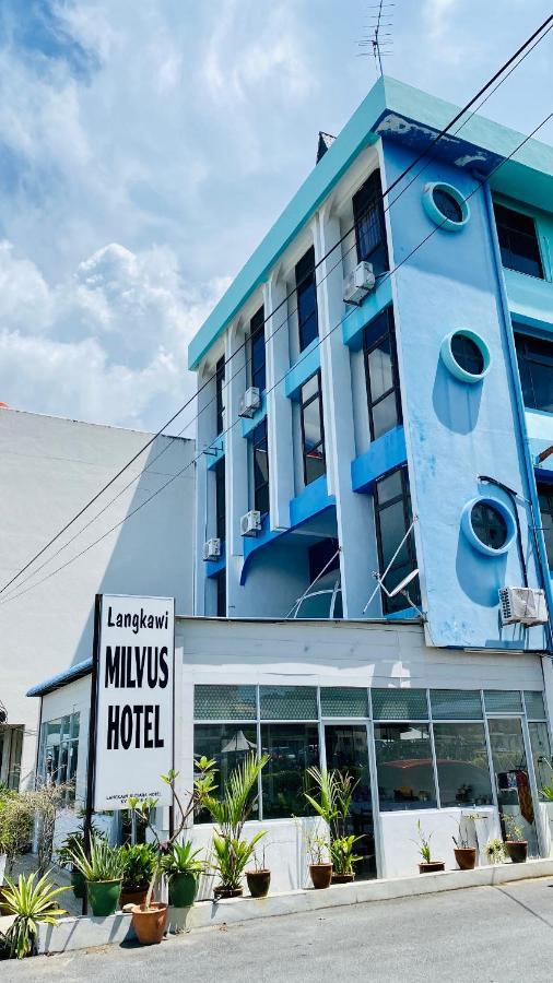 Milvus Hotel Kuah Exterior photo