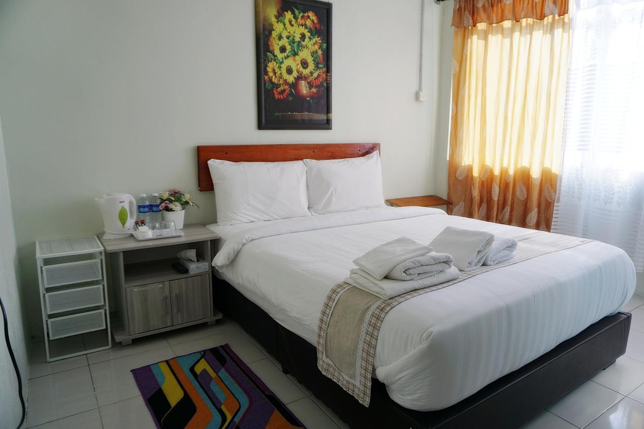 Milvus Hotel Kuah Exterior photo