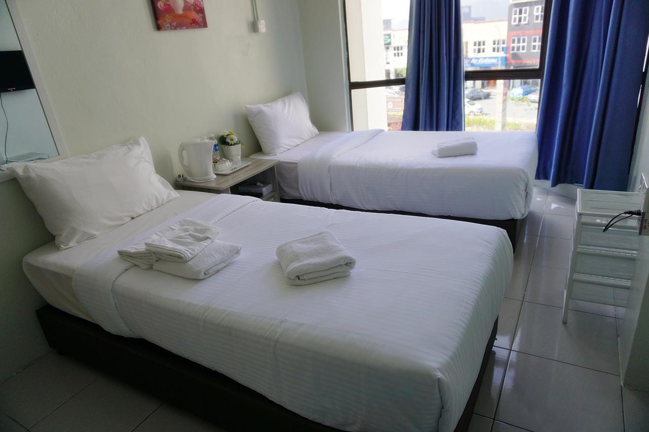 Milvus Hotel Kuah Exterior photo