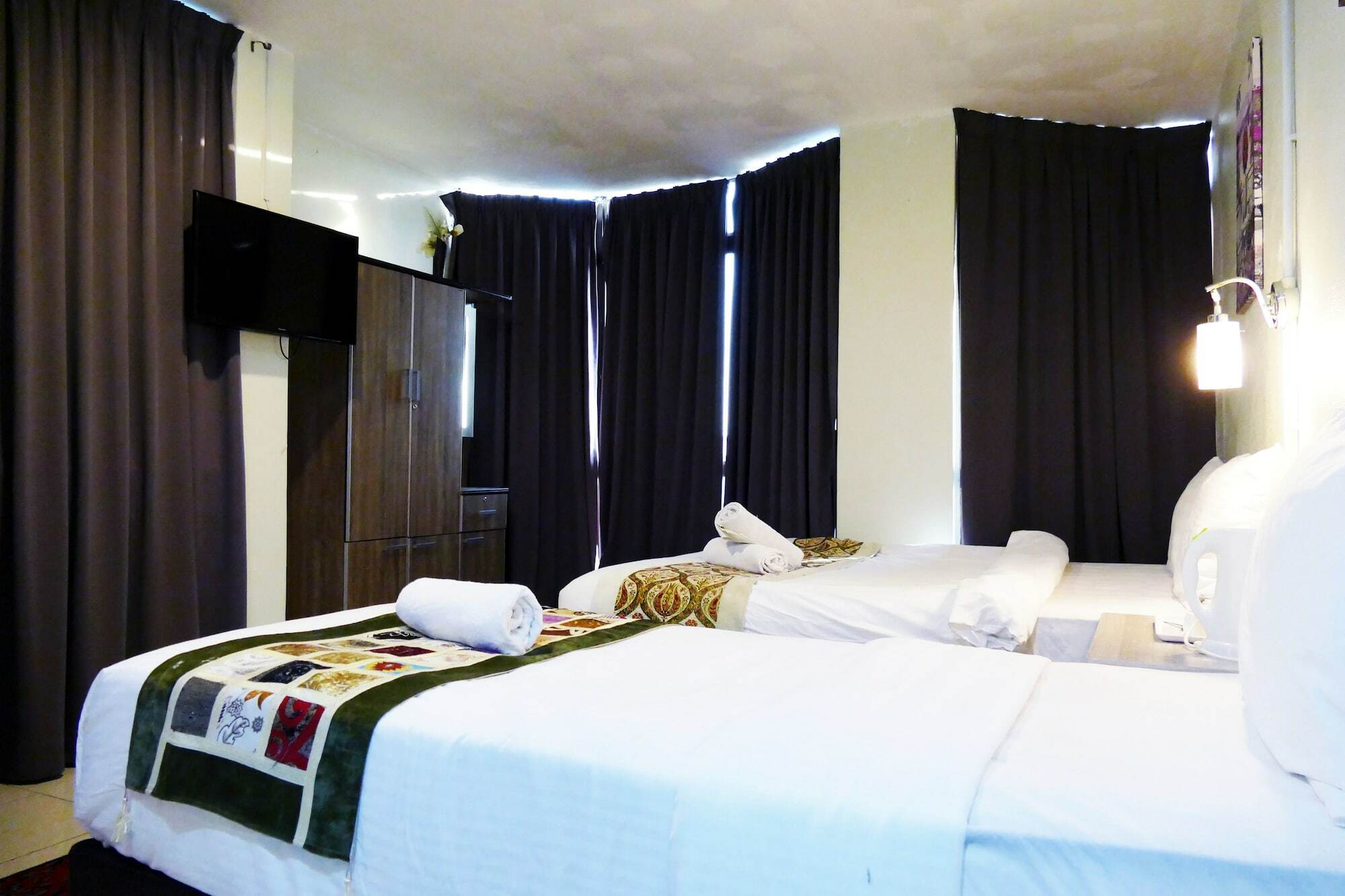 Milvus Hotel Kuah Exterior photo